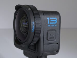 In questa foto si vede la lente macro applicata alla GoPro 13.