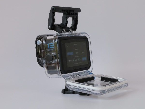 Attrezzatura video subacquea GoPro:Custodia originale GoPro Attrezzatura video subacquea GoPro: questa foto fa vedere una custodia originale GoPro con inserita una GoPro Hero13.